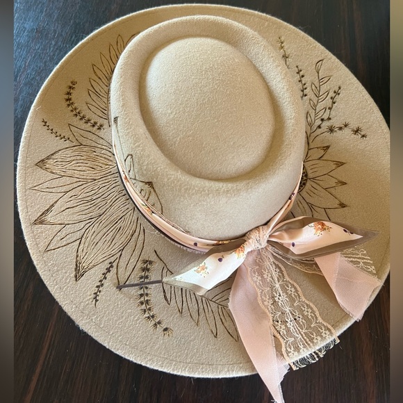 100% Wool Custom Burned FarmHouse Wide Brim Hat - Picture 3 of 12